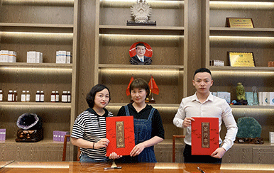 恭喜江西省萍鄉(xiāng)市李女士、顏女士成功簽約翌芙萊！